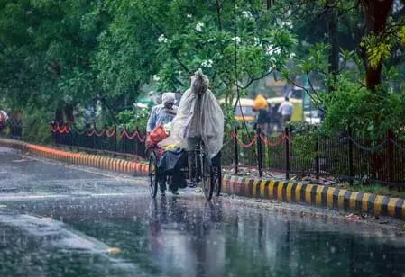 दिल्ली-एनसीआर में झमाझम बारिश, आईएमडी ने जारी किया ऑरेंज अलर्ट दिल्ली-एनसीआर में झमाझम बारिश, आईएमडी ने जारी किया ऑरेंज अलर्ट