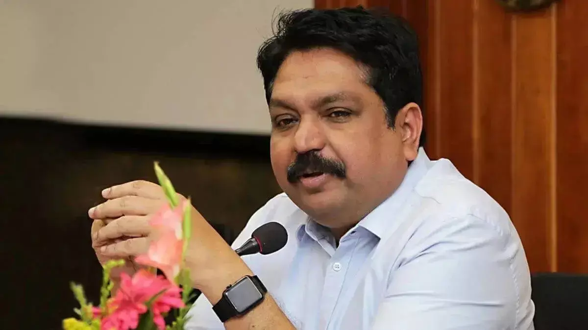 सजा पर स्टे: जेल से बाहर आएंगे आईपीएस टोमिन थाचनकारी सजा पर स्टे: जेल से बाहर आएंगे आईपीएस टोमिन थाचनकारी