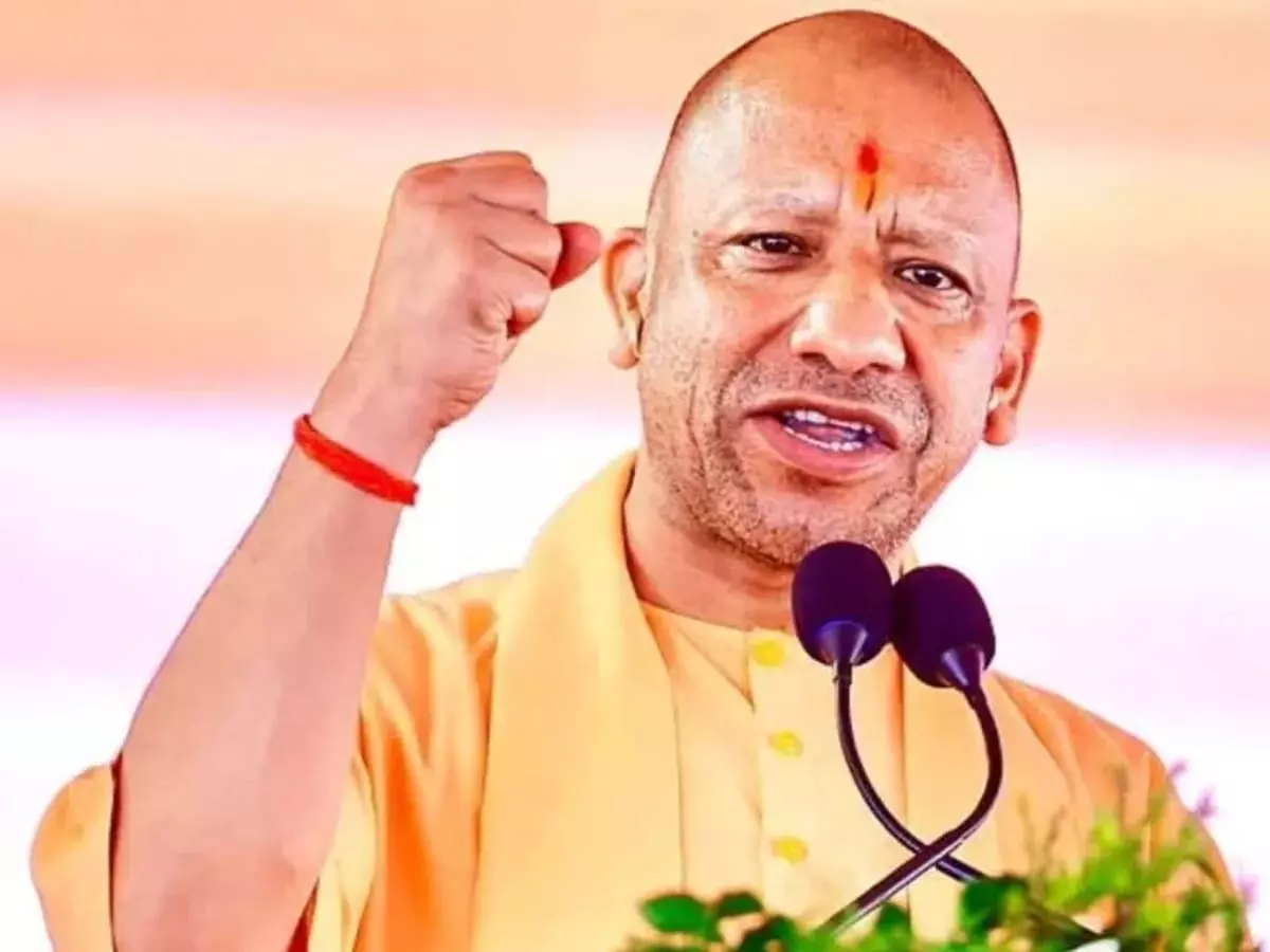 माफियागिरी करने वाले मिट्टी में मिलने को तैयार रहें: मुख्यमंत्री योगी आदित्यनाथ माफियागिरी करने वाले मिट्टी में मिलने को तैयार रहें: मुख्यमंत्री योगी आदित्यनाथ