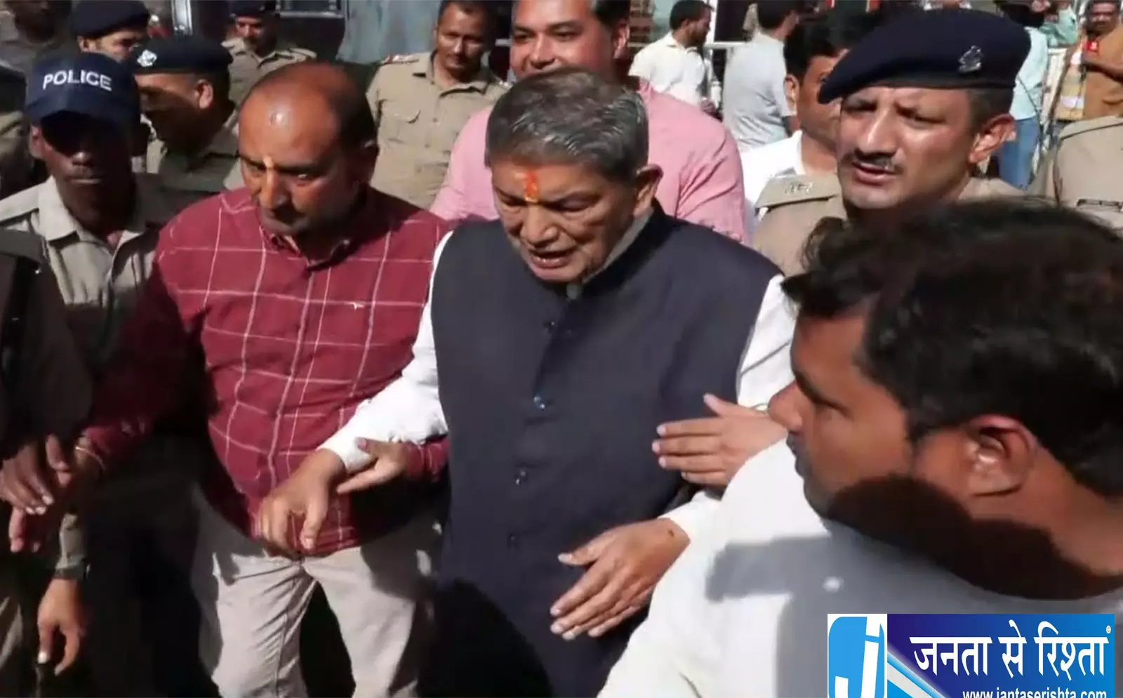 अंकिता भंडारी केस में कांग्रेस का बड़ा प्रदर्शन पूर्व CM हरीश रावत हिरासत में अंकिता भंडारी केस में कांग्रेस का बड़ा प्रदर्शन पूर्व CM हरीश रावत हिरासत में