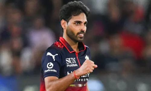 भुवनेश्वर की वापसी पर WV रमन ने उठाए सवाल भुवनेश्वर की वापसी पर WV रमन ने उठाए सवाल