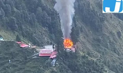 बदियाकोट के मां भगवती मंदिर में अग्निकांड, लकड़ी के ढांचे को पहुंचा नुकसान