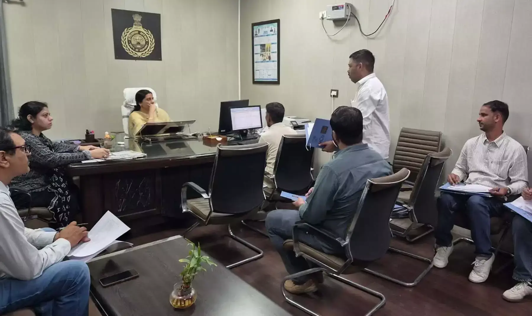 शिकायतों के समाधान की रिपोर्ट तय समय में सौंपें : पूजा चांवरिया