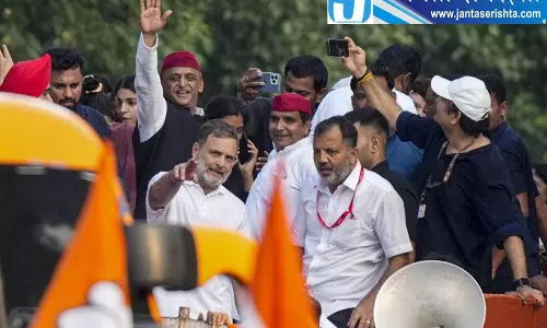 SIR पर सुप्रीम कोर्ट का बड़ा कदम, चुनाव आयोग को नोटिस