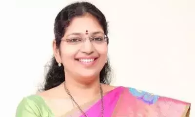 YSRC ने विजाग मेयर के लिए कल्याणी को मैदान में उतारा, श्रावणी को विजयनगरम से YSRC ने विजाग मेयर के लिए कल्याणी को मैदान में उतारा, श्रावणी को विजयनगरम से