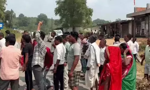 अस्पताल का गेट बंद, बाहर तड़पती रही गर्भवती, नवजात की मौत