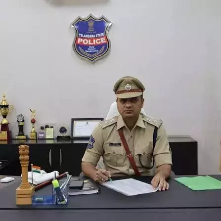 Telangana: कामारेड्डी एसपी ने बिबिपेट पुलिस स्टेशन का निरीक्षण किया