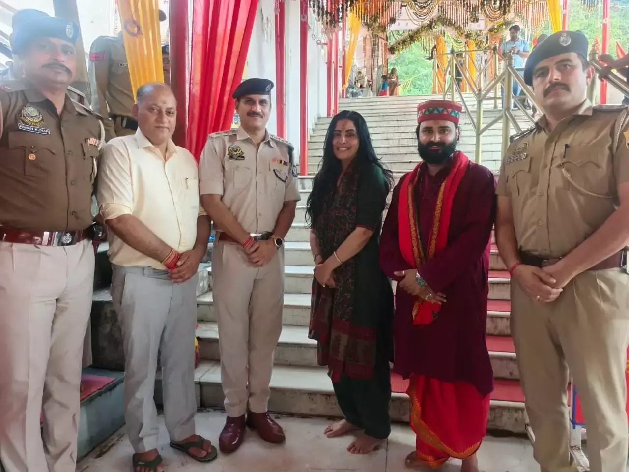 डीआईजी सौम्या ने शक्तिपीठों में सुरक्षा इंतजामों की समीक्षा की