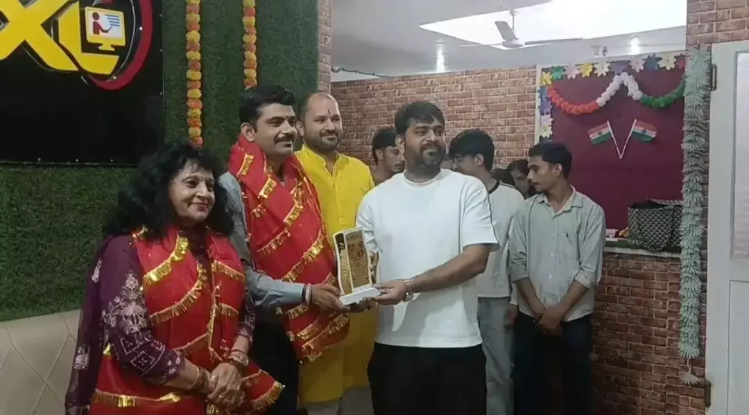 माता आशापूर्णी मंदिर के लिए भजन बनाने वाली टीम सम्मानित
