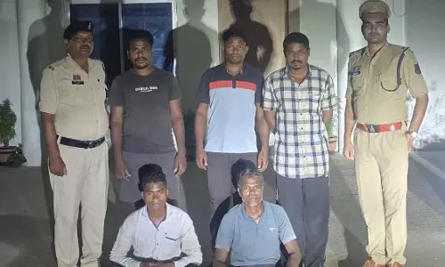 कांकेर में लाल सलाम पर्चे का बड़ा खुलासा, 5 आरोपी गिरफ्तार कांकेर में लाल सलाम पर्चे का बड़ा खुलासा, 5 आरोपी गिरफ्तार
