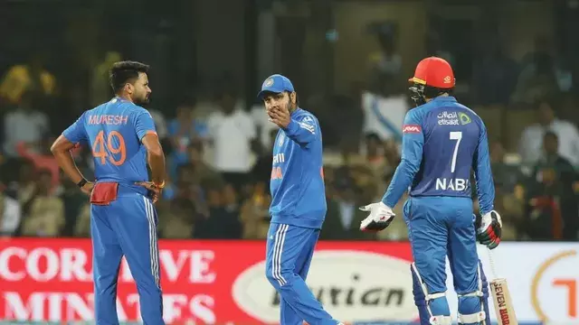 212 रन बनाकर भी टाई हुआ मुकाबला, दूसरे सुपर ओवर में मिली भारत को जीत 212 रन बनाकर भी टाई हुआ मुकाबला, दूसरे सुपर ओवर में मिली भारत को जीत