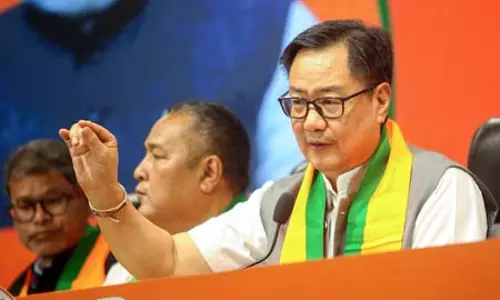 दुश्मन को एक बार माफ करो, दोस्त को दो बार, गद्दार को कभी नहीं, रिजीम चेंज वाले बयान पर किरेन रिजिजू का हमला दुश्मन को एक बार माफ करो, दोस्त को दो बार, गद्दार को कभी नहीं, रिजीम चेंज वाले बयान पर किरेन रिजिजू का हमला