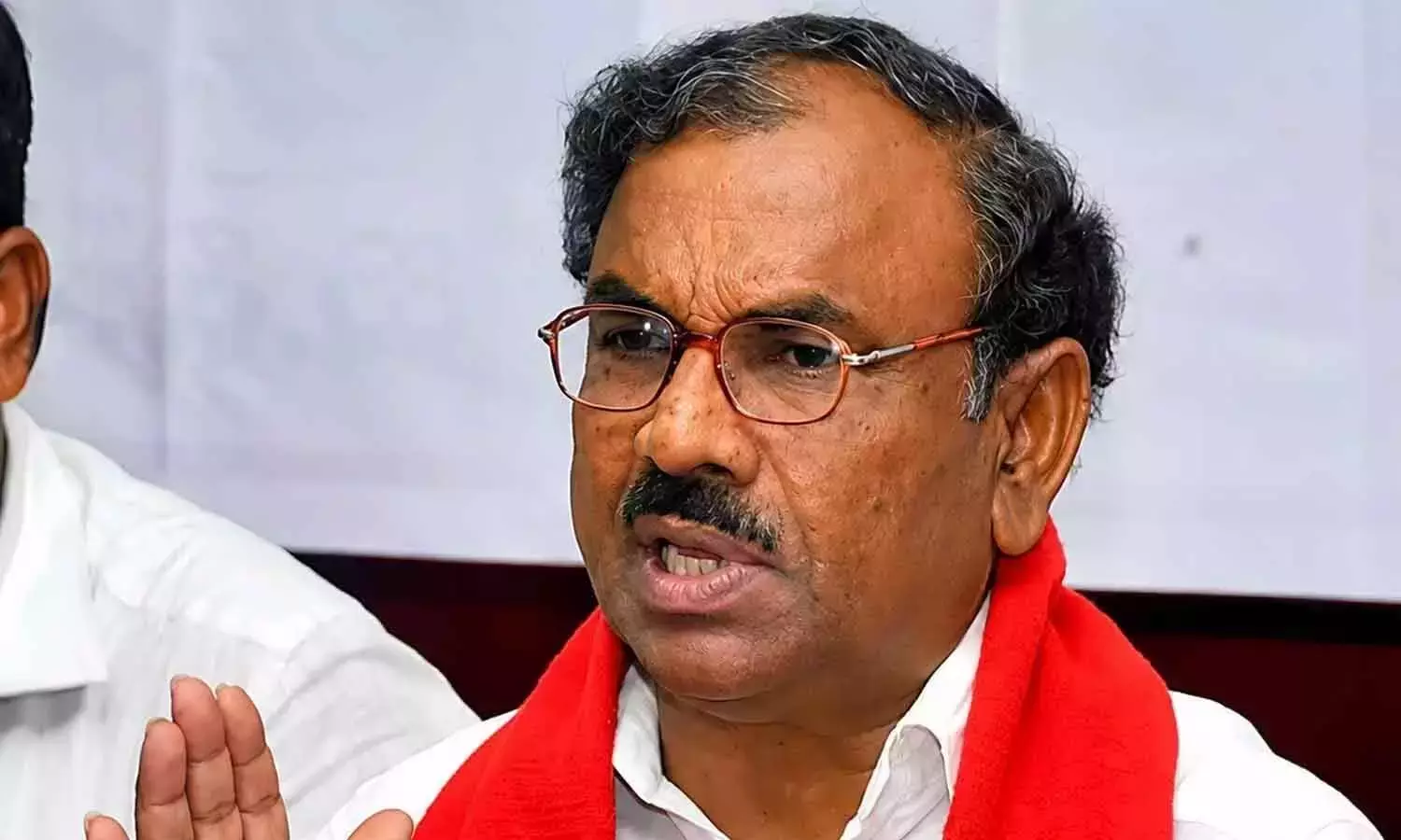 Andhra: सीपीआई नेताओं ने चुनाव लड़ने का किया आग्रह Andhra: सीपीआई नेताओं ने चुनाव लड़ने का किया आग्रह