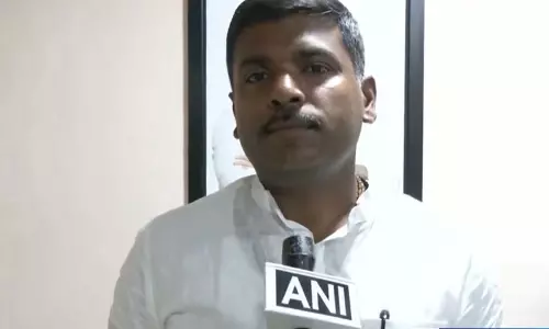 आंध्र प्रदेश में चुनावी हिंसा YSRCP सांसद पर हमले का आरोप आंध्र प्रदेश में चुनावी हिंसा YSRCP सांसद पर हमले का आरोप