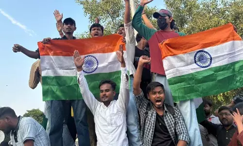 CJP का तिरंगा मार्च: पहुंचने लगे प्रदर्शनकारी, भारी सुरक्षाबल तैनात CJP का तिरंगा मार्च: पहुंचने लगे प्रदर्शनकारी, भारी सुरक्षाबल तैनात