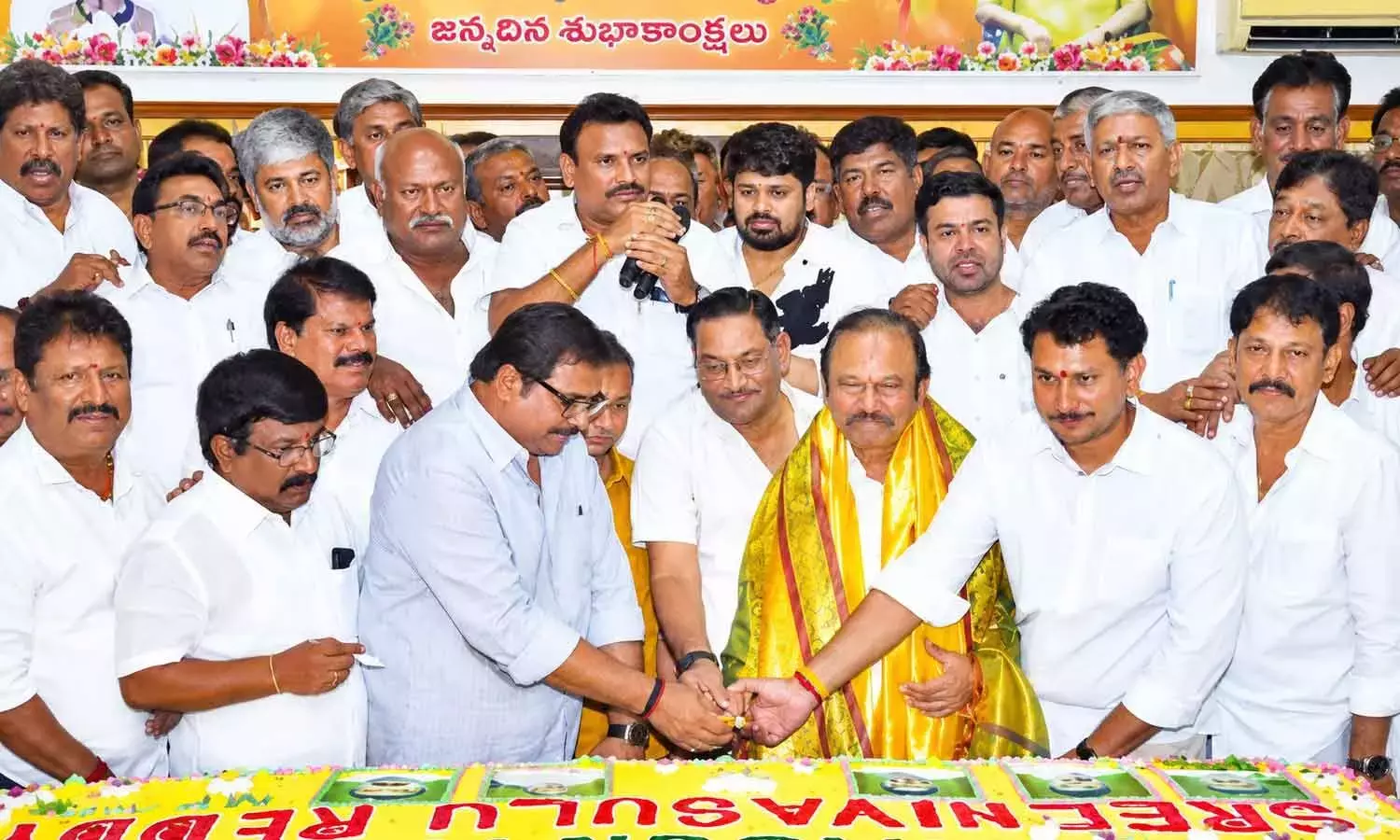 Andhra: मैगुंटा ने जन्मदिन मनाया Andhra: मैगुंटा ने जन्मदिन मनाया
