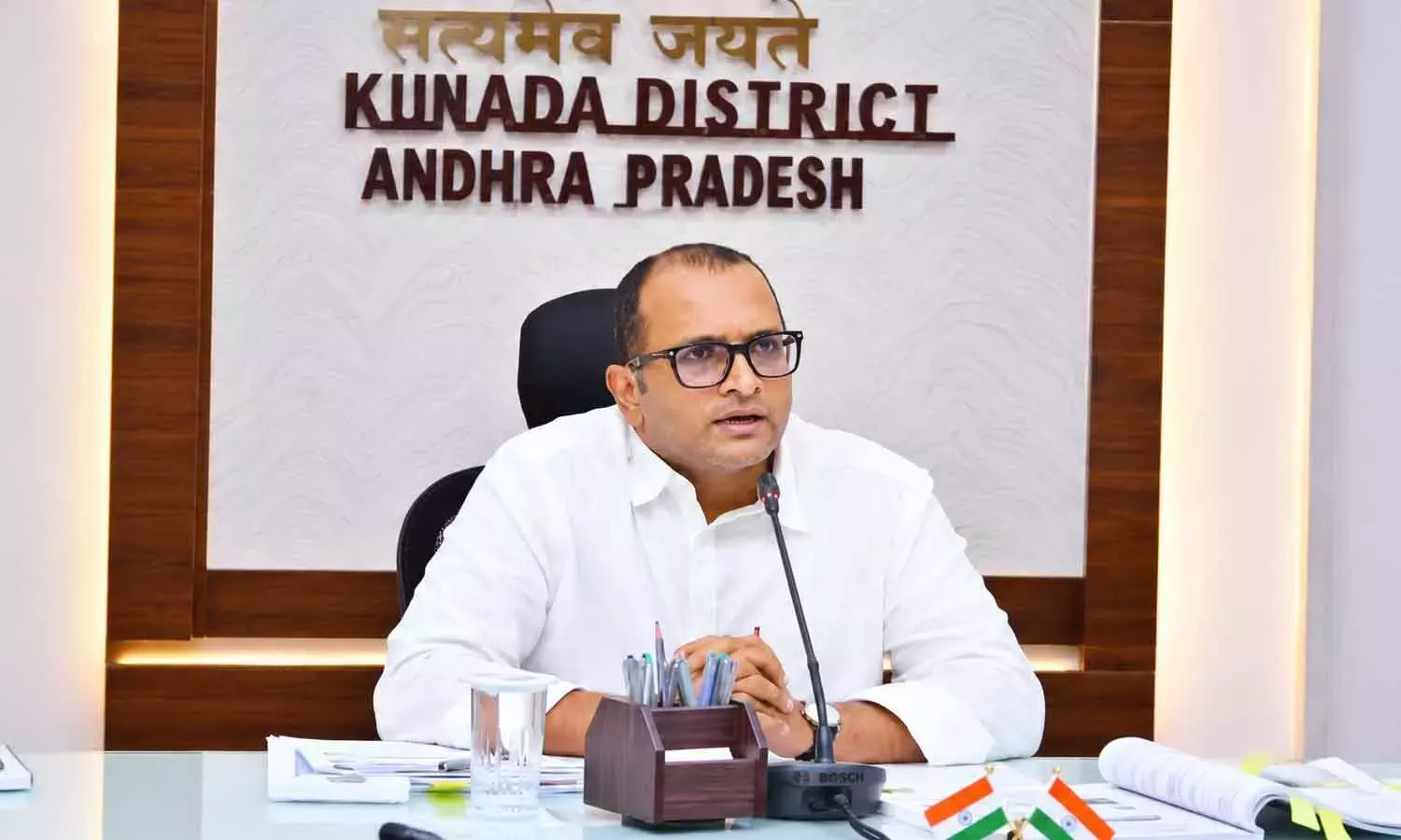 Andhra: कलेक्टर ने शांतिपूर्ण स्थानीय निकाय चुनाव कराने का आह्वान किया