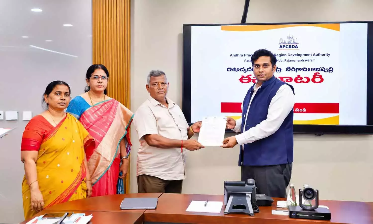 Andhra: अमरावती के किसानों को 76 वापसीयोग्य भूखंड आवंटित Andhra: अमरावती के किसानों को 76 वापसीयोग्य भूखंड आवंटित