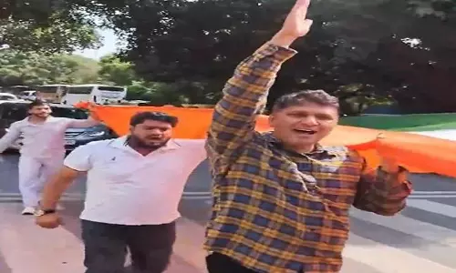 आआपा की तिरंगा यात्रा से गूंजा दिल्ली में देशभक्ति का संदेश