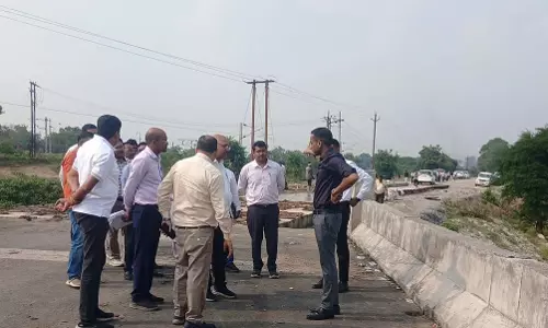 लोक निर्माण विभाग के सचिव ने सड़कों-पुलों के कार्यों का किया निरीक्षण