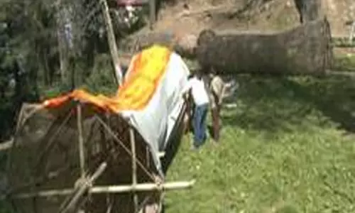 मेरठ के मुस्लिम परिवार की अनोखी परंपरा वर्षों से बना रहे रावण मेरठ के मुस्लिम परिवार की अनोखी परंपरा वर्षों से बना रहे रावण