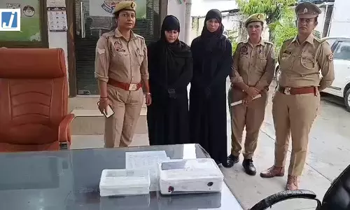 बुर्के की आड़ में चोरी का खेल, दो महिलाएं गिरफ्तार
