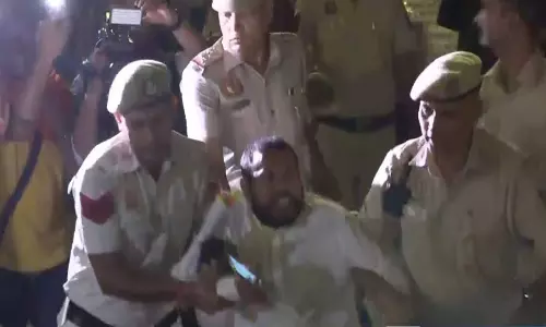 दिल्ली में लहरा दो तिरंगा मार्च पर पुलिस का बड़ा एक्शन