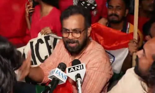 दिल्ली में तिरंगा मार्च को लेकर बवाल