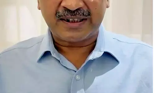 अभिजीत दिपके की हिरासत पर भड़के केजरीवाल