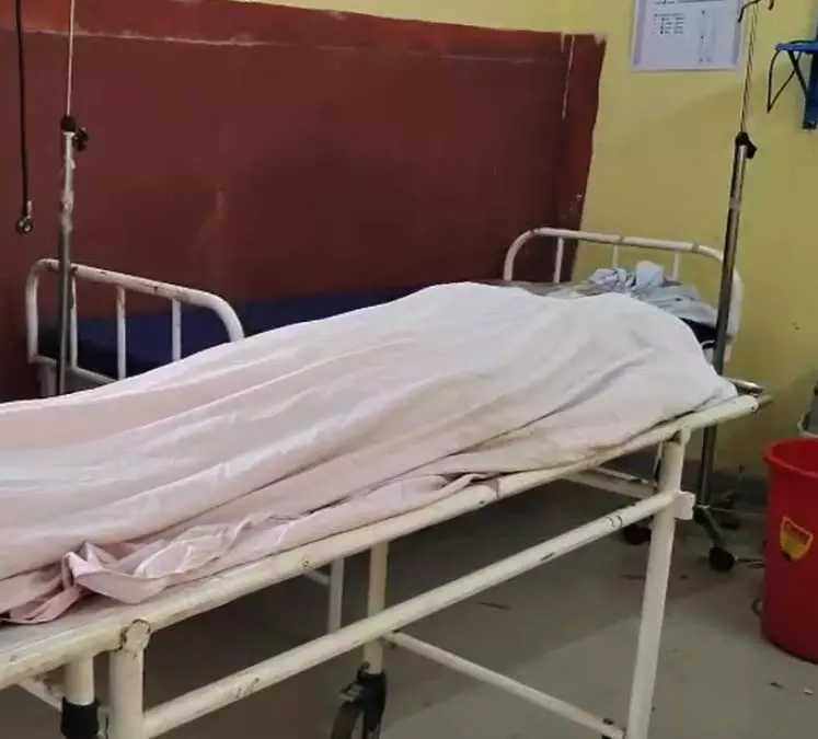 स्कूल की पैरेंट्स मीटिंग से लौट रही छात्रा की मौत, ट्रैक्टर चालक गिरफ्तार स्कूल की पैरेंट्स मीटिंग से लौट रही छात्रा की मौत, ट्रैक्टर चालक गिरफ्तार