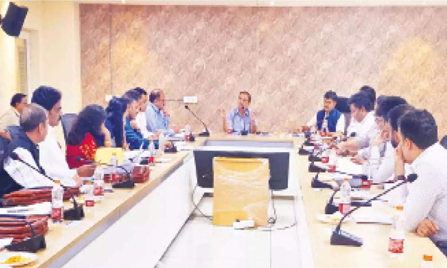 Andhra: एसईसी ने निष्पक्ष, स्वतंत्र स्थानीय निकाय चुनावों पर जोर दिया Andhra: एसईसी ने निष्पक्ष, स्वतंत्र स्थानीय निकाय चुनावों पर जोर दिया