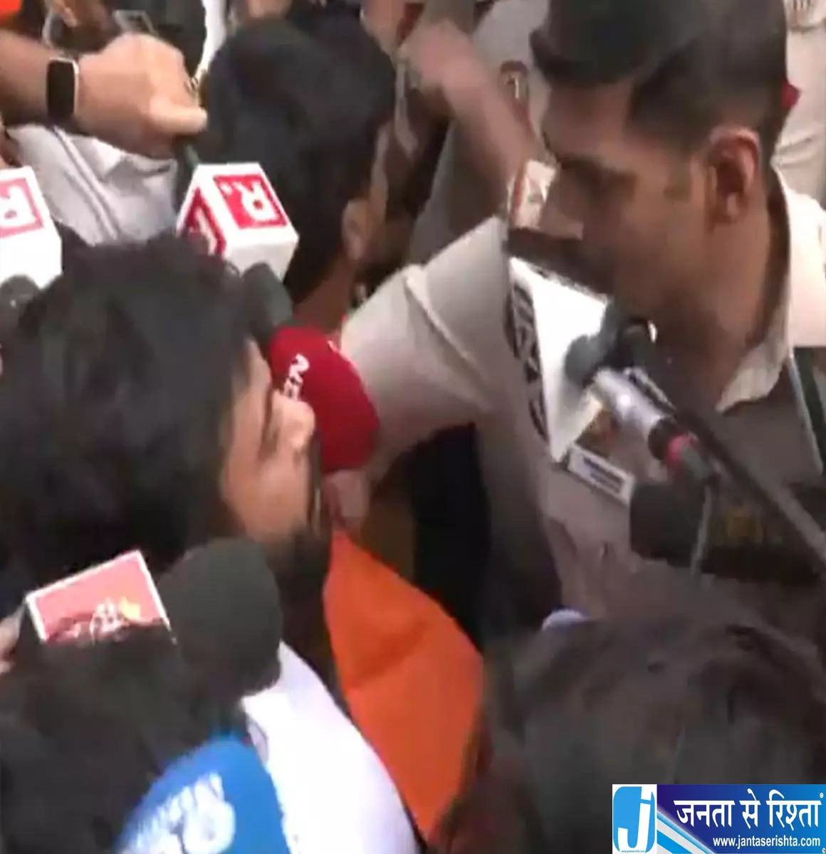 दिल्ली में CJP कार्यकर्ता अभिजीत दिपके हिरासत में दिल्ली में CJP कार्यकर्ता अभिजीत दिपके हिरासत में