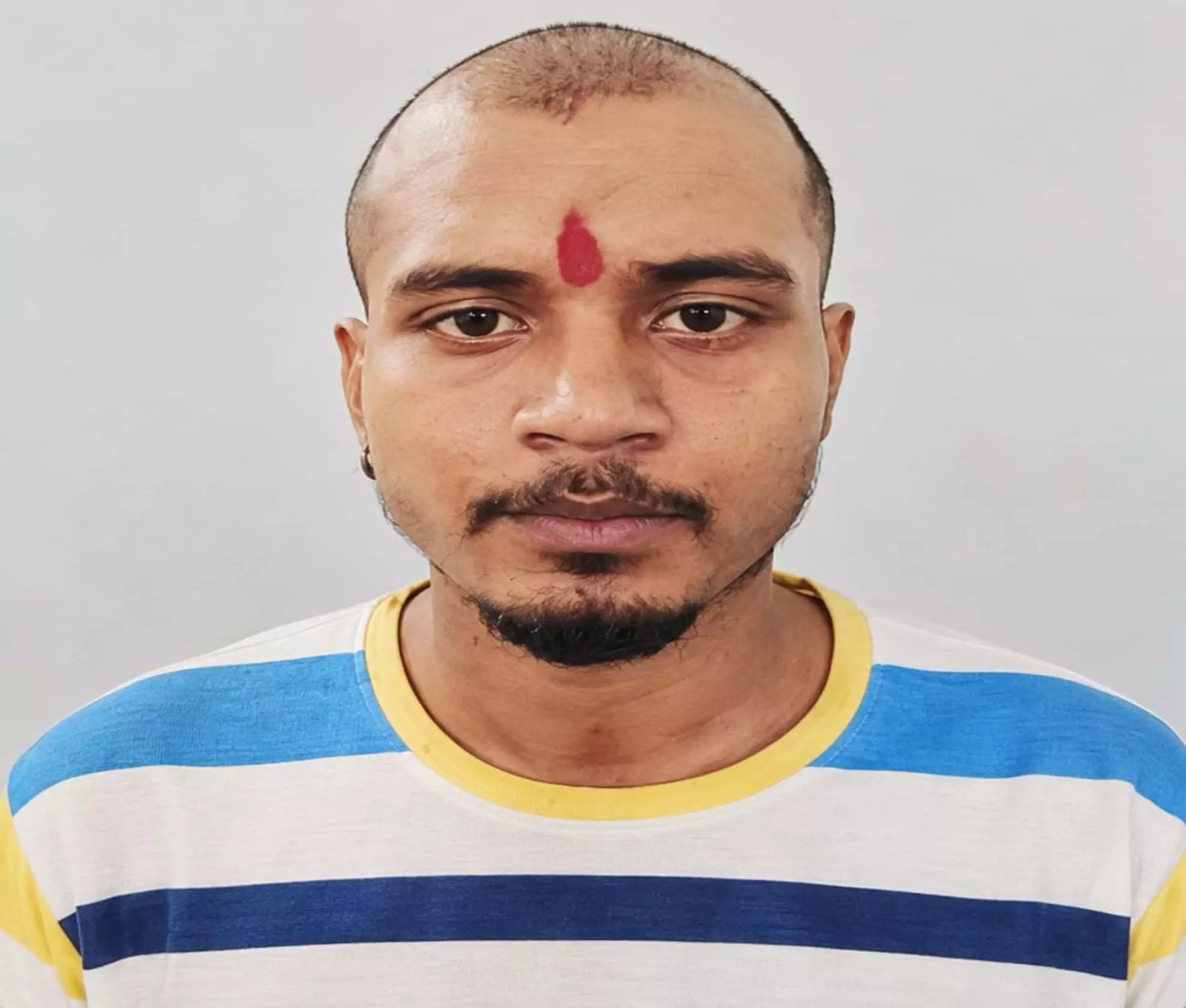 दुर्ग में हत्या के फरार आरोपी पर 10 हजार का इनाम घोषित दुर्ग में हत्या के फरार आरोपी पर 10 हजार का इनाम घोषित