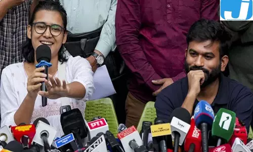 नेहा बोरा रिहा, अभिजीत दीपके की आज मजिस्ट्रेट के सामने पेशी नेहा बोरा रिहा, अभिजीत दीपके की आज मजिस्ट्रेट के सामने पेशी