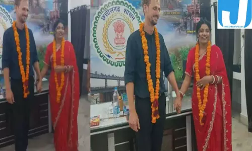 सात समंदर पार मिला प्यार! छत्तीसगढ़ की युवती ने नीदरलैंड के युवक से रचाई शादी सात समंदर पार मिला प्यार! छत्तीसगढ़ की युवती ने नीदरलैंड के युवक से रचाई शादी