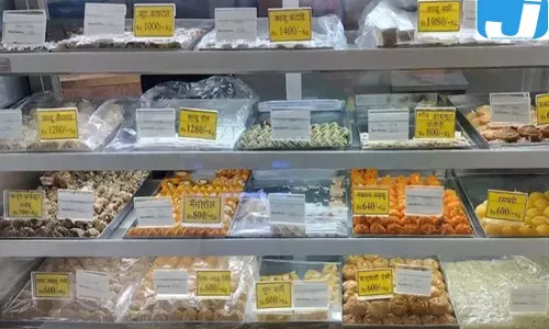 मिठाई कितनी ताजा है? यूपी की दुकानों पर तारीख लिखने की व्यवस्था लागू
