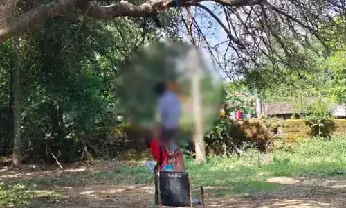 स्कूल परिसर में जिस झूले पर खेलते थे बच्चे, उसी ने ले ली 10 साल के मासूम की जान