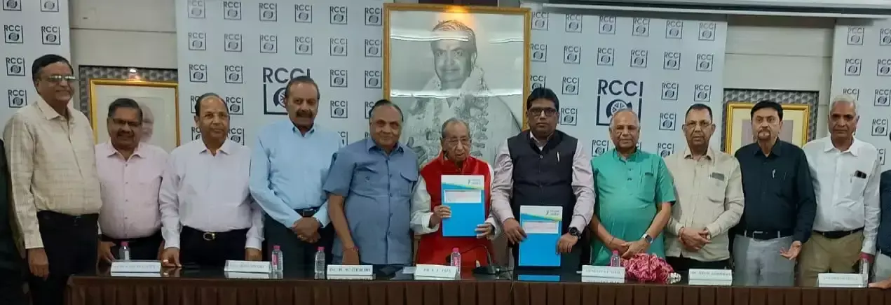 हेल्प सेंटर के संचालन को लेकर चैंबर और सिडबी में समझौता