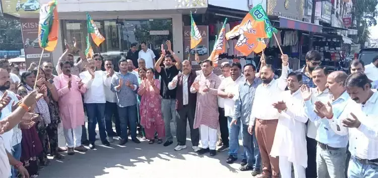 अजीत डोभाल के अपमान का आरोप लगाकर भाजपा ने किया प्रदर्शन