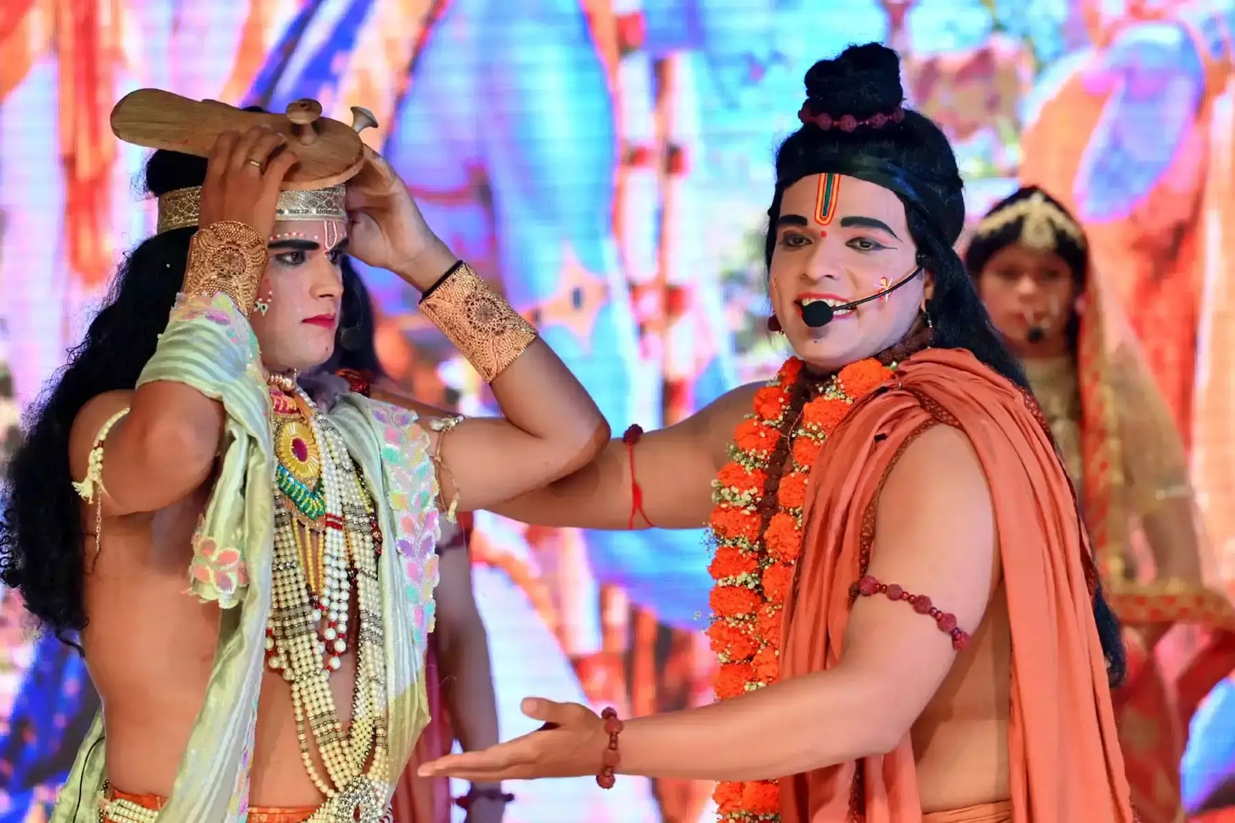 रामलीला में भाईचारे और प्रेम का संदेश दे गई राम-भरत मिलाप लीला रामलीला में भाईचारे और प्रेम का संदेश दे गई राम-भरत मिलाप लीला