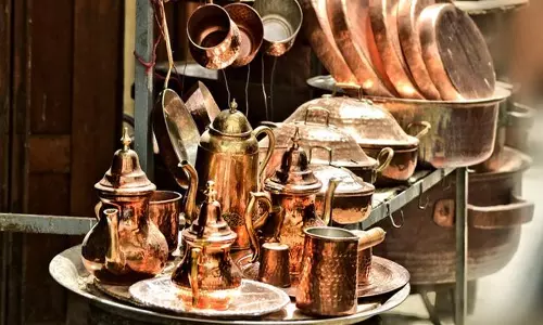 पीतल और तांबे के बर्तन कैसे साफ करें पीतल और तांबे के बर्तन कैसे साफ करें