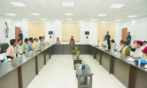 प्रकृति ही प्रभु है साइकिल अभियान दल से मिले CM सम्राट चौधरी प्रकृति ही प्रभु है साइकिल अभियान दल से मिले CM सम्राट चौधरी