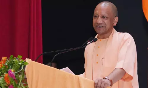 कोहरे में हादसे रोकने को योगी सरकार की तैयारी कोहरे में हादसे रोकने को योगी सरकार की तैयारी