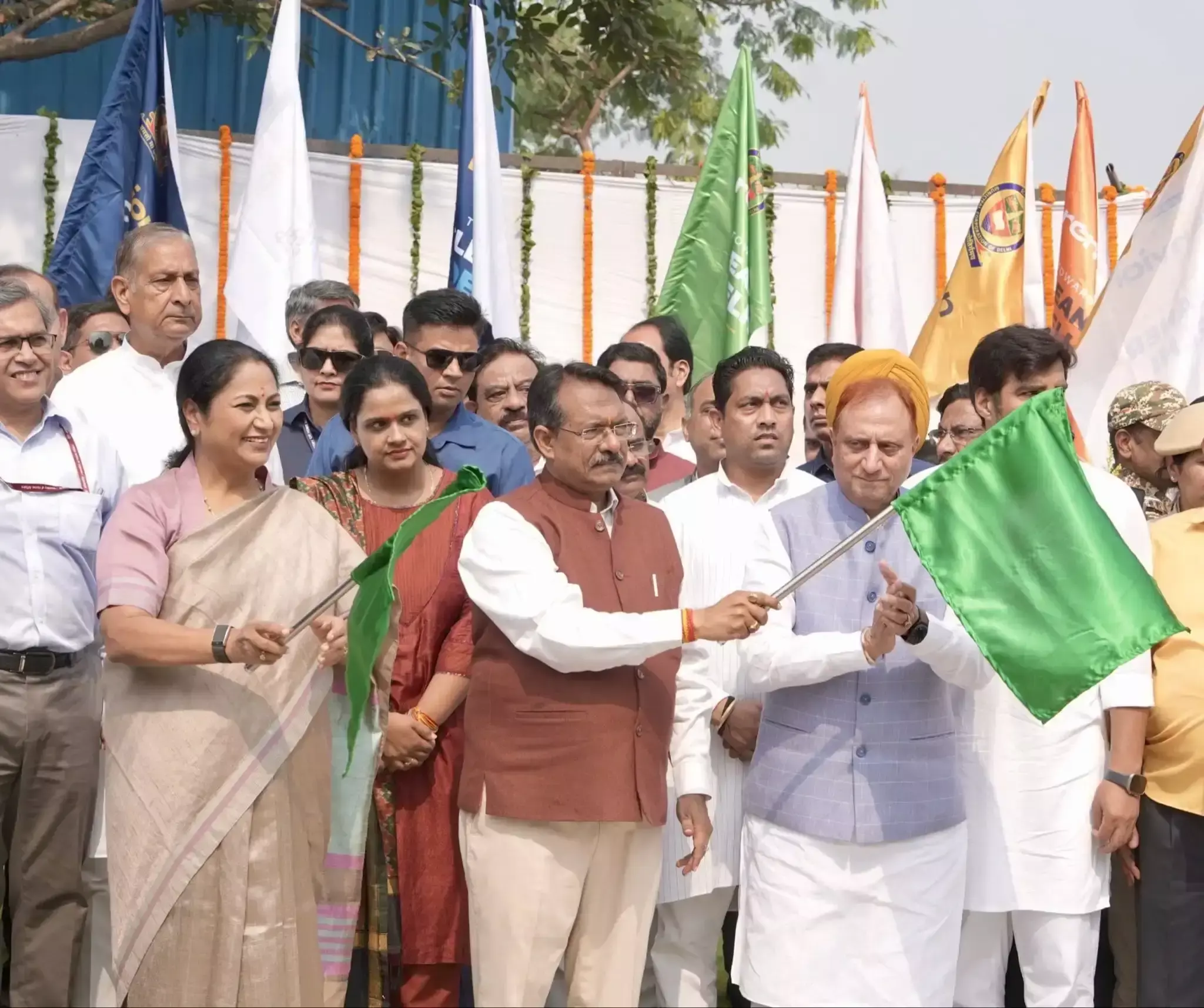 दिल्ली में सफाई व्यवस्था को मिलेगी मजबूती, सीएम ने एमसीडी की नई सुविधाओं का किया शुभारंभ