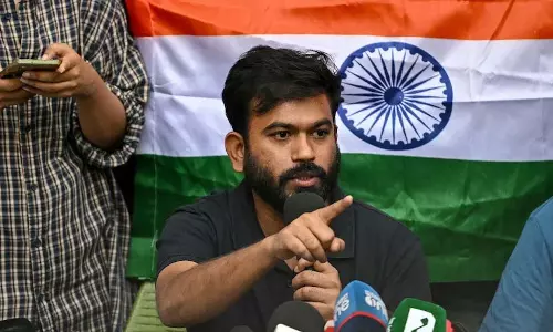कॉकरोच जनता पार्टी वाले अभिजीत दिपके को जमानत, जेल नहीं जाएंगे