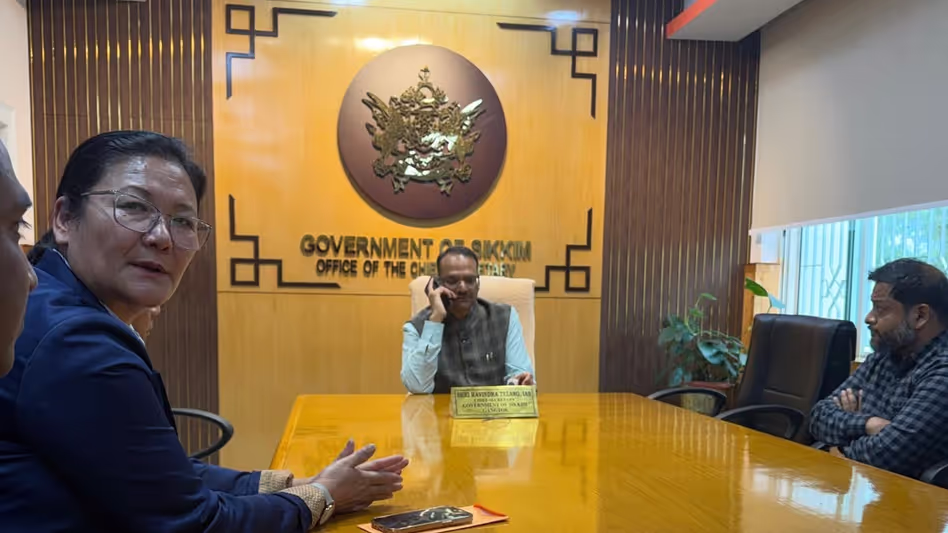 सिक्किम का बड़ा फैसला: विदेशी पर्यटकों को मिलेगा ऑफलाइन ILP सिक्किम का बड़ा फैसला: विदेशी पर्यटकों को मिलेगा ऑफलाइन ILP
