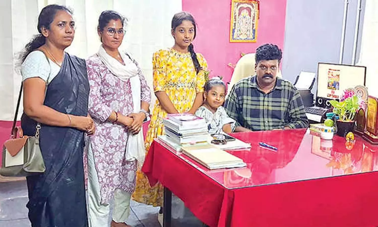 Andhra: भागी हुई लड़की को बचाया गया Andhra: भागी हुई लड़की को बचाया गया