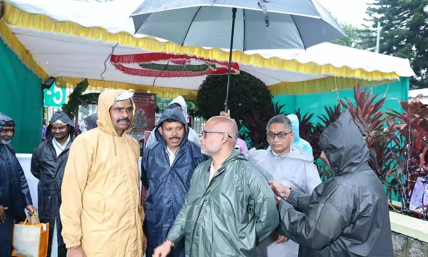 Andhra: गरुड़ सेवा व्यवस्थाओं का निरीक्षण किया Andhra: गरुड़ सेवा व्यवस्थाओं का निरीक्षण किया