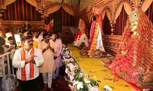 नवरात्रि के पावन पर्व पर उप मुख्यमंत्री ने कबीरधाम के विभिन्न गांवों का किया दौरा