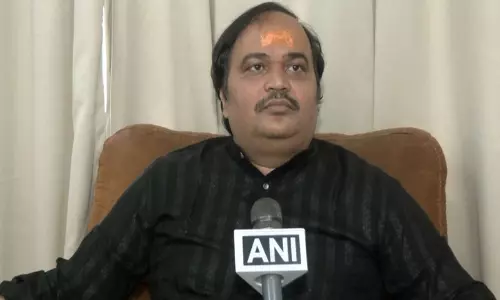 उद्धव ठाकरे गुट छोड़ शिंदे की शिवसेना में पहुंचे आनंद दुबे